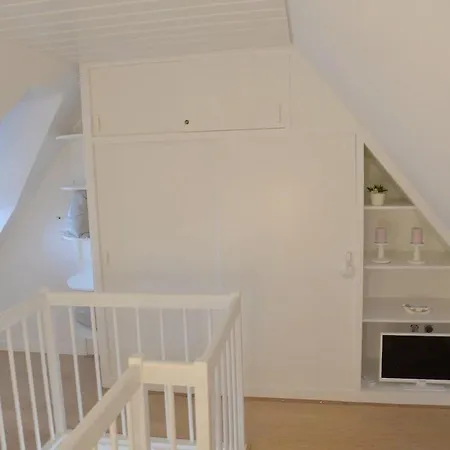 Haus-wattlaeufer-whg-06-luettje-koje